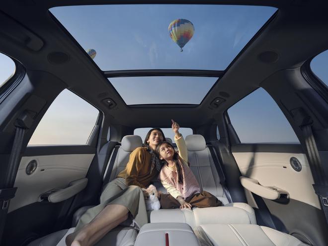 红旗HS6 PHEV热销势头强劲瓦力棋牌以最高礼遇致敬用户信赖(图6) 红旗HS6 PHEV热销势头强劲瓦力棋牌以最高礼遇致敬用户信赖(图6)