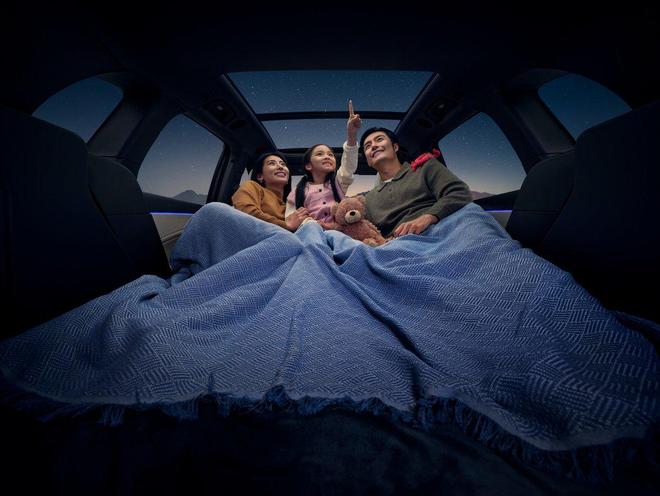 红旗HS6 PHEV热销势头强劲瓦力棋牌以最高礼遇致敬用户信赖(图8)